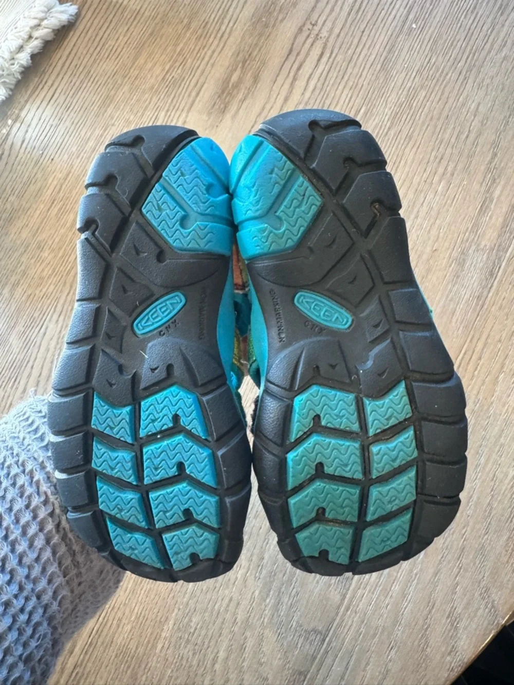 KEEN Kids' Rainbow Hydro Sandal - Teal Multicolor Size 11